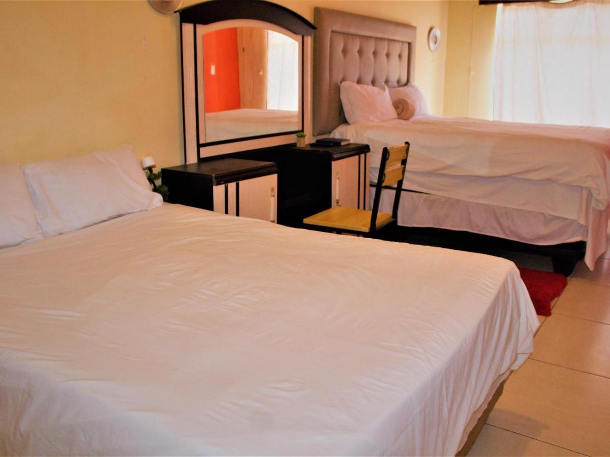 P Wake Guesthouse Opuwo Δωμάτιο φωτογραφία