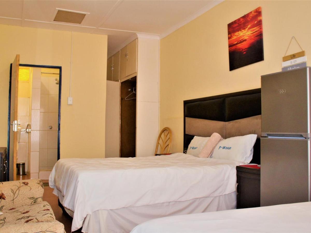 P Wake Guesthouse Opuwo Δωμάτιο φωτογραφία